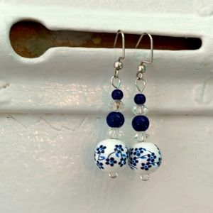 Handmade versatile blue and white earings made by the hands of Lujan herself.